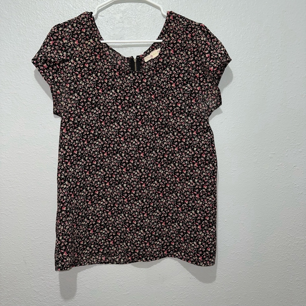 Women's Shrinking Violet Top XL Black Floral pocket front petal sleeve polyester